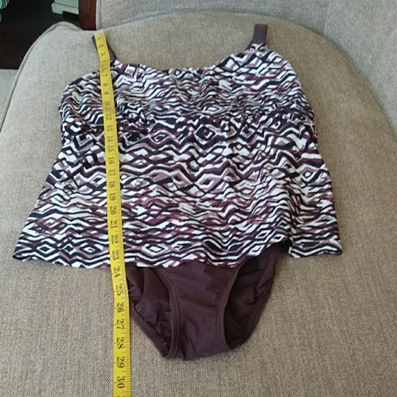 **NEW**  1-pc Swimsuit - Picture 4 of 9